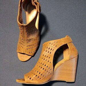 Wedge summer shoes